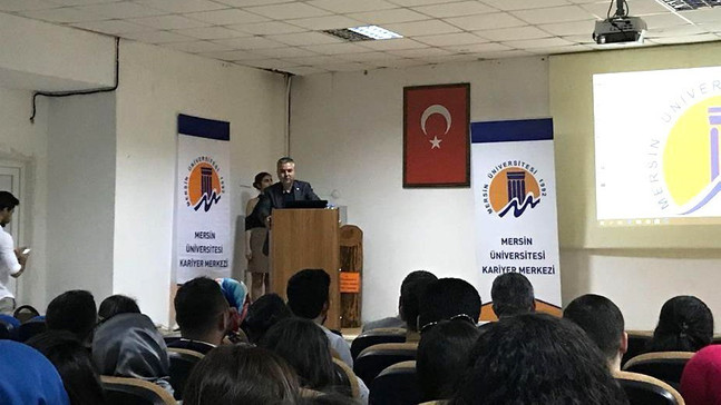 ’Kariyerinize Bir Adım Önde Başlayın’ konferansı
