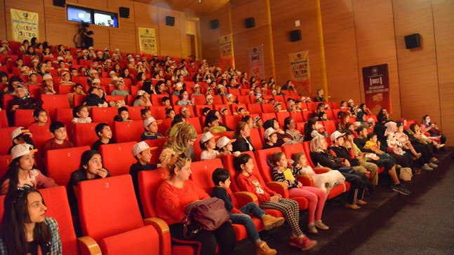 Çocuk tiyatro festivali devam ediyor
