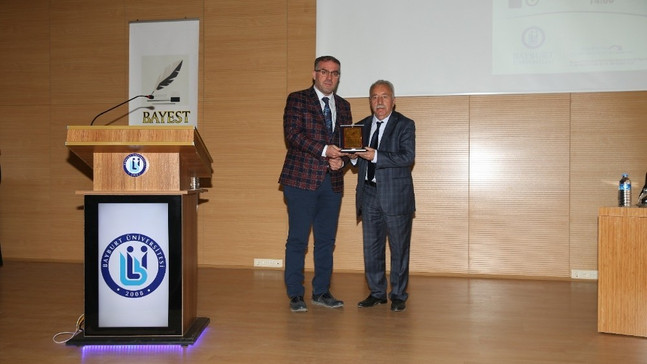 Bayburt Üniversitesi’nde Yahya Akengin’in 50 yıllık sanat hayatı anlatıldı
