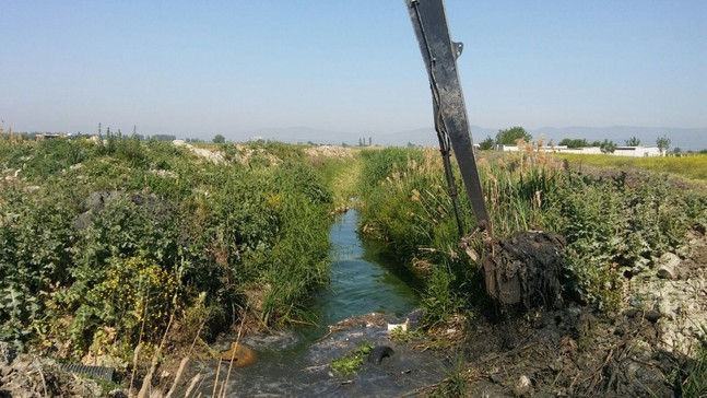 Kurtuluş’ta dere temizlik çalışması başladı
