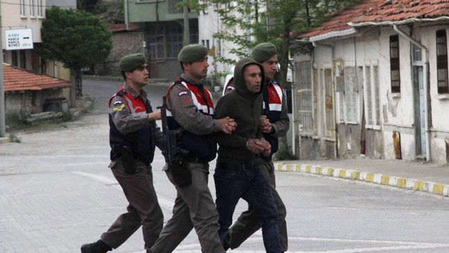 Emet’te kablo hırsızları tutuklandı
