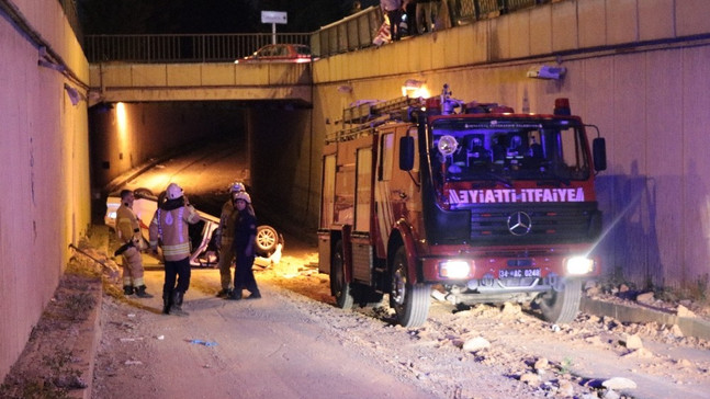 Kontrolden Çıkan Araç Tünel Yoluna Uçtu: 3 Yaralı
