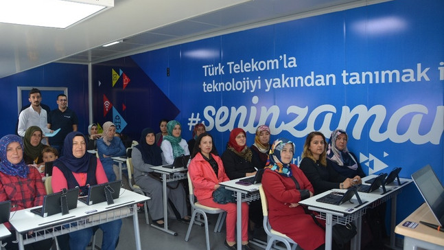 Türk Telekom’dan Korkutelili kadınlara teknoloji eğitimi
