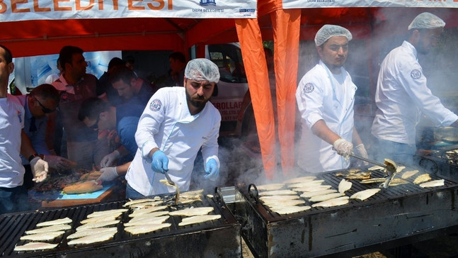 Didim’de balık ekmek şenliğine büyük ilgi
