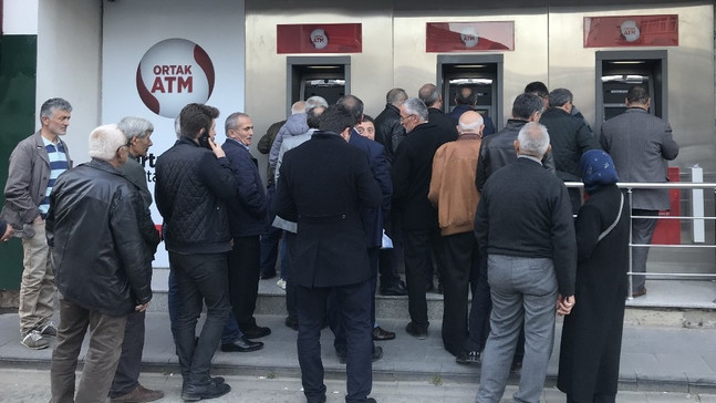 Fındık destek ödemeleri hesaplara yattı, üreticiler ATM’lere akın etti
