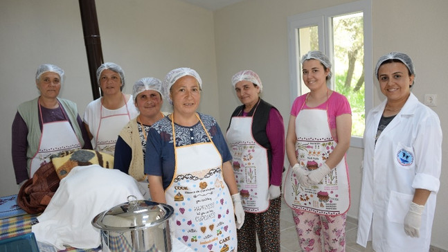 (Özel) Köy kadınlarından pastörize peynir
