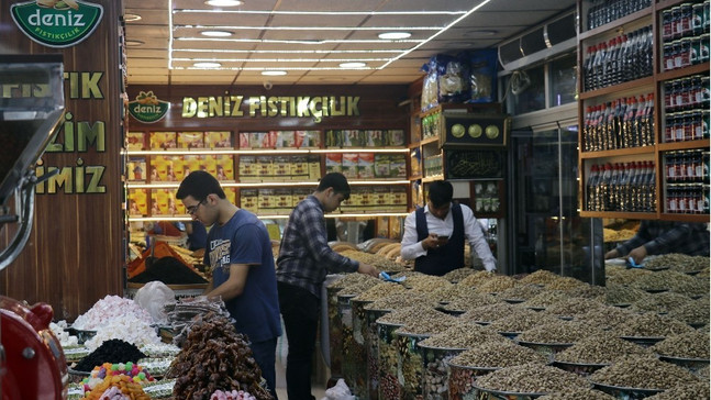 Antep fıstığının fiyatı arttı, satış azaldı
