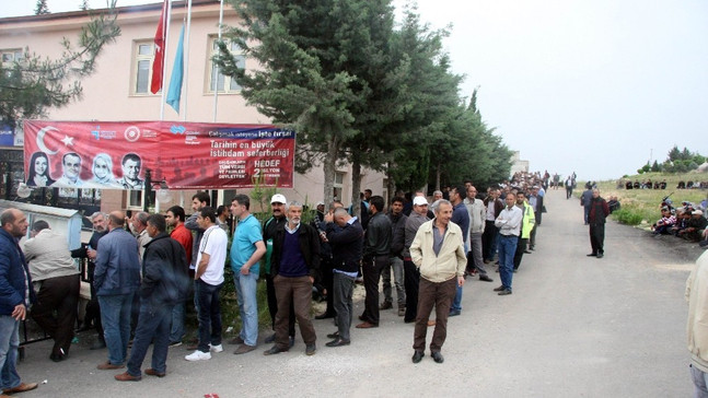 Kilis’te 6 aylığına alınacak olan 3 bin 250 kişi için binlerce kişi müracaat etti
