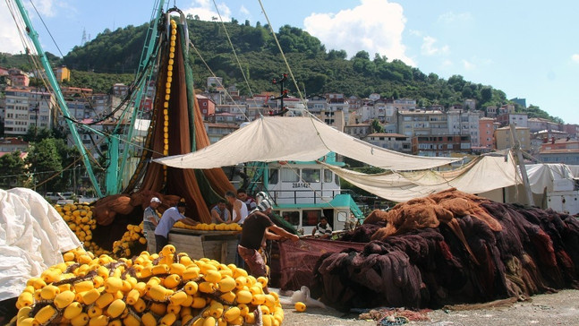 Balıkçılar yeni av sezonuna hazırlanıyor