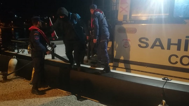 Marmaris Armella koyu açıklarında 14 Göçmen Yakalandı 