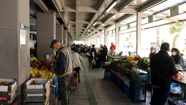 Marmaris'te 65 yaş üstüne özel pazar saati uygulaması