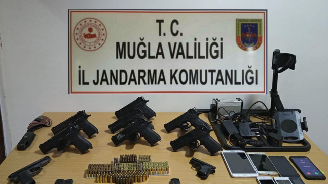 MUĞLA’DA SİLAH KAÇAKÇILIĞI OPERASYONU