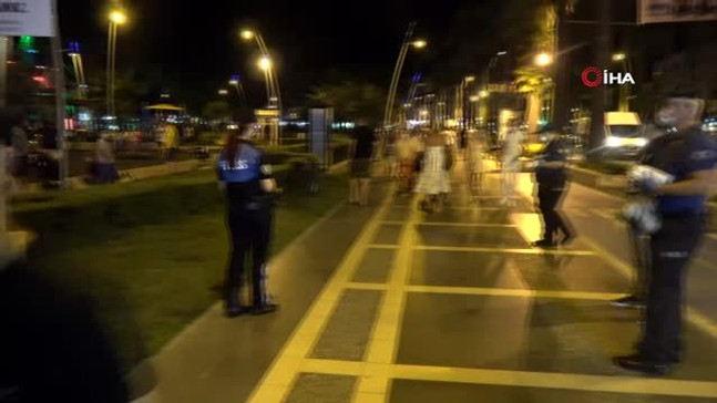 Marmaris polisi'nden tatilcilere maske