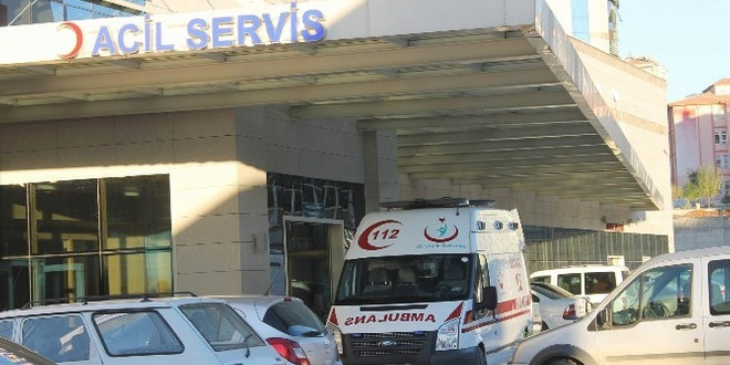 Siirt’te minibüs devrildi: 13 yaralı
