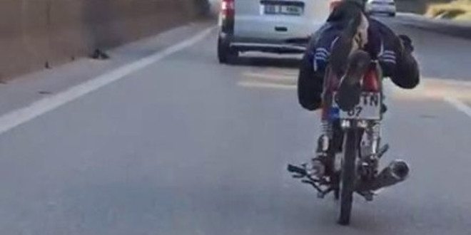 Trafikte çılgın akrobasi
