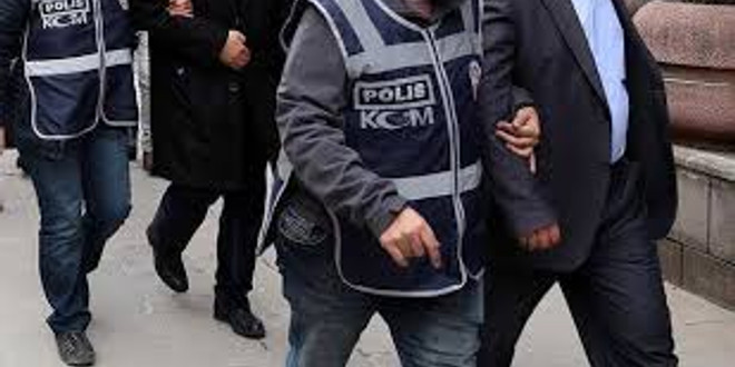 11 asker gözaltına alındı