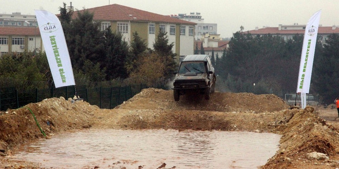 Off-Road yarışları nefes kesti