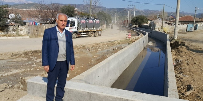 Ödemiş’in o mahallesinde kötü koku ve çamura kanallı çözüm
