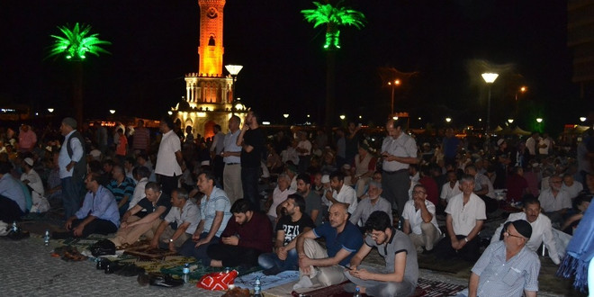 Kadir Gecesi’nde gönüller bir oldu