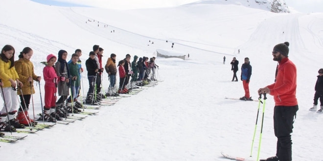 Geleceğin kayakçıları Hakkari’de yetişiyor