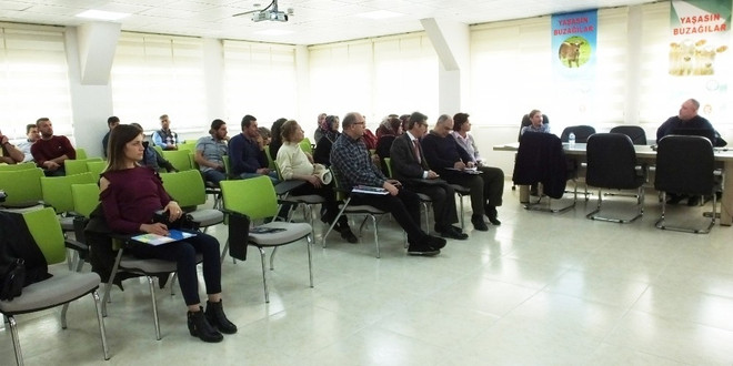 Buzağı ölümlerinin önüne geçmek için eğitim çalışması başlatıldı
