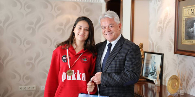 Genç sporcudan Acar'a ziyaret