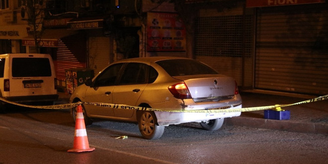 Aracını vermek istemeyince bıçaklandı
