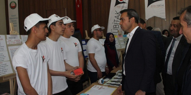 Müdür Yıldırım: İmam Hatip Liseleri dini eğitim vermenin dışında artık  bilimsel çalışmalarda yapıyor
