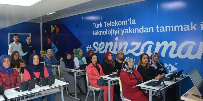 Türk Telekom’dan Korkutelili kadınlara teknoloji eğitimi
