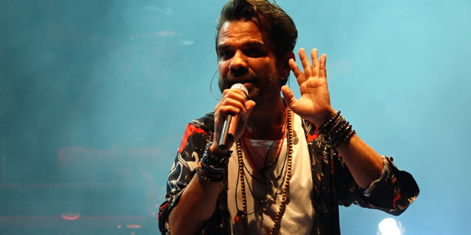 Kenan Doğulu'dan muhteşem konser