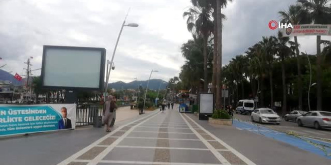 Marmaris'te yaşlılar kendilerine verilen sürenin tadını çıkardı