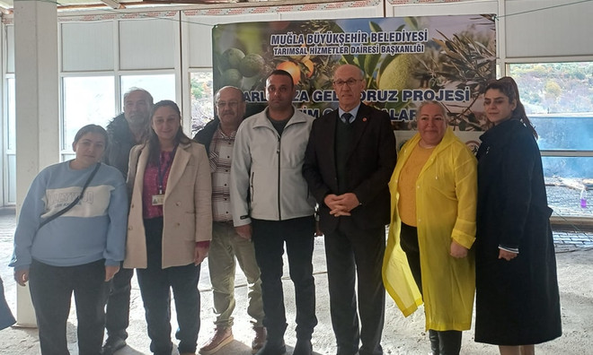 Büyükşehir’den Badem Biti ve Zeytin Zararlılarıyla Mücadele
